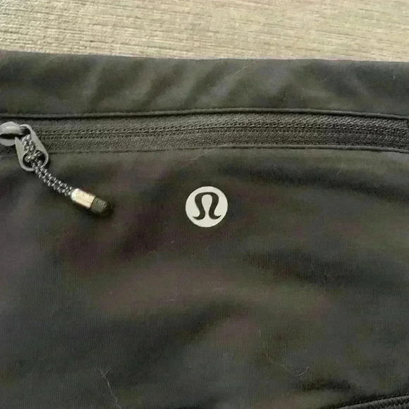Lululemon Cropped leggings. - Picture 4 of 7
